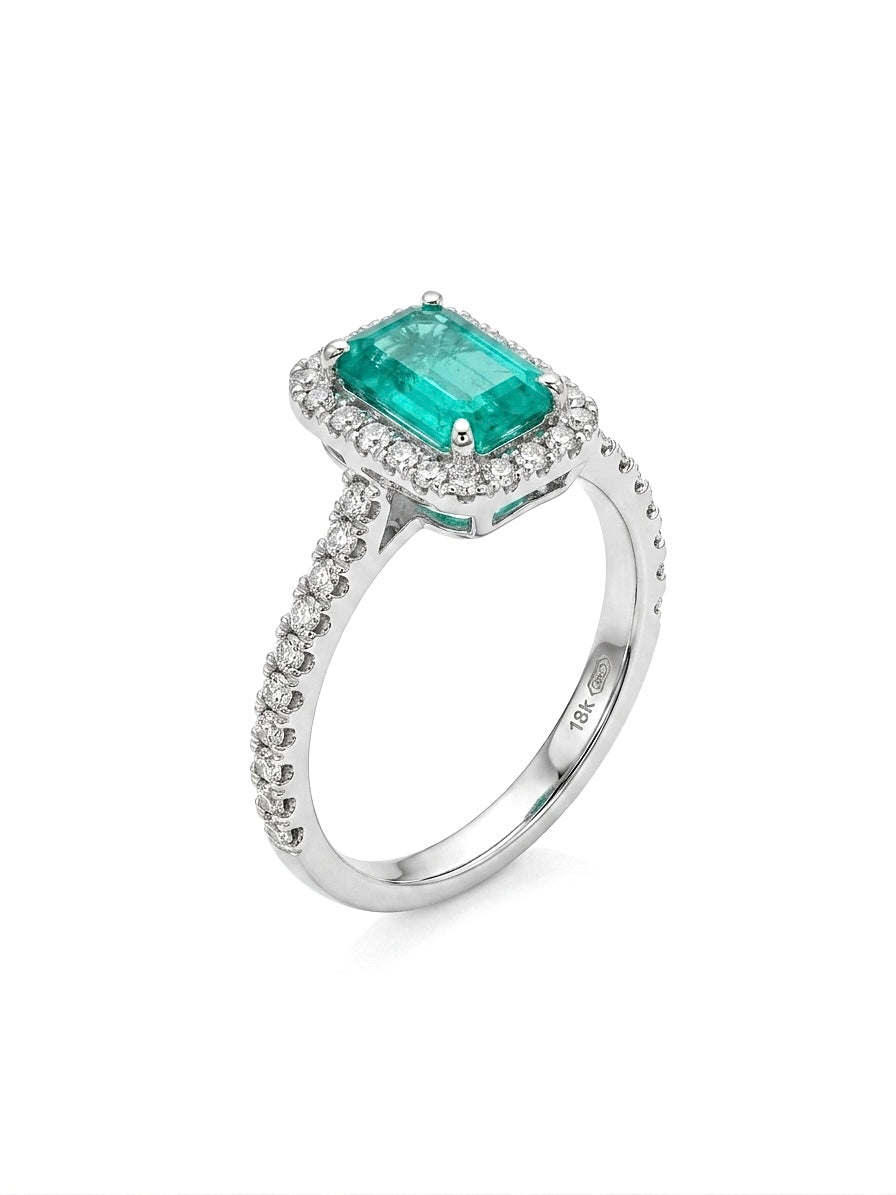 Lagoon's Reflection Ring Paraiba-colored nanocrystal 4,5x6,5mm