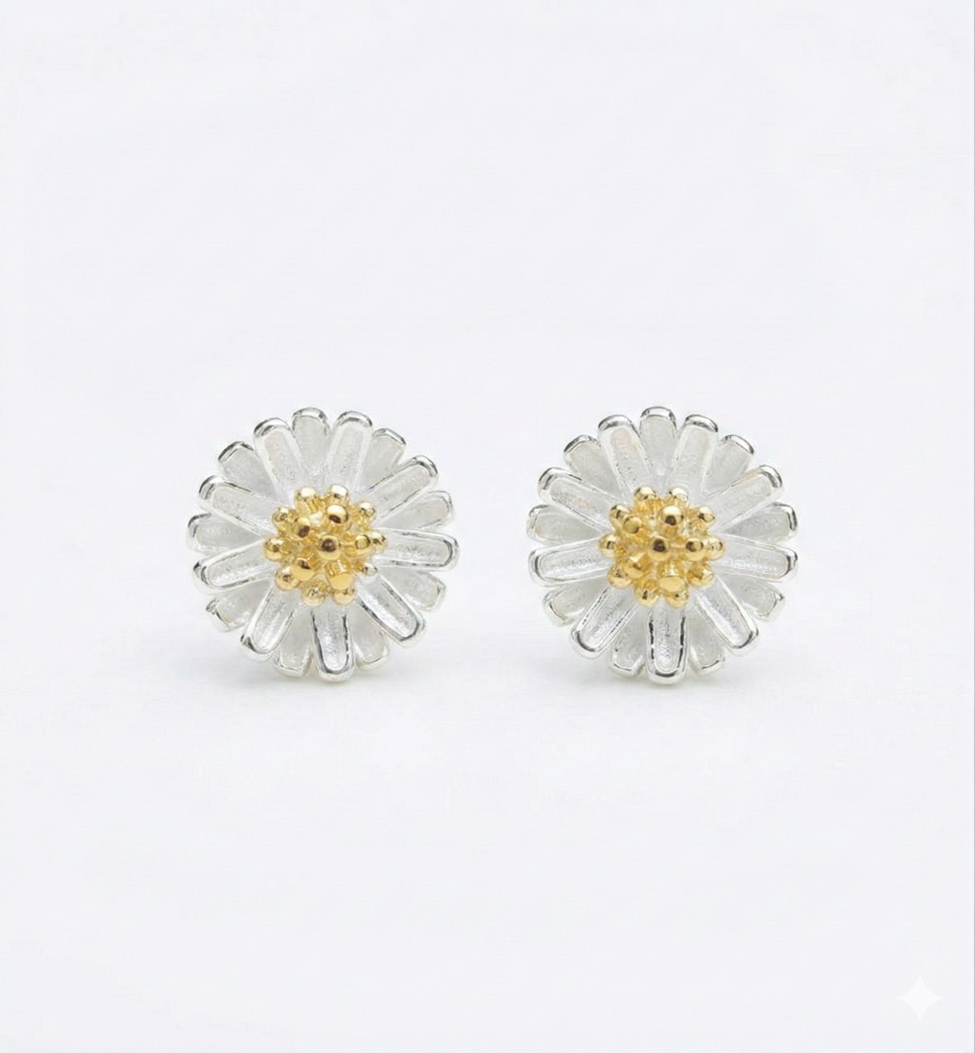 Exquisite Women's Jewelry S925 Sterling Silver Mini Daisy Stud Earring