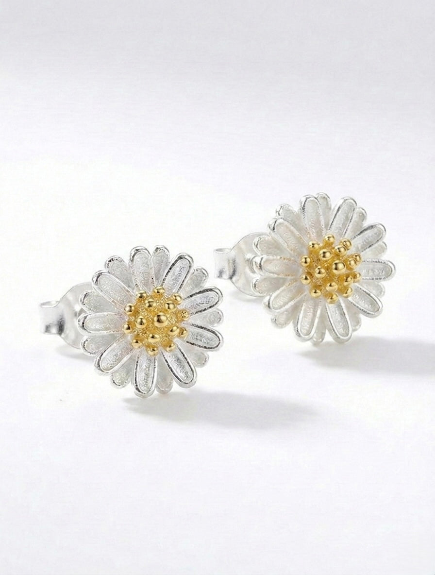 Exquisite Women's Jewelry S925 Sterling Silver Mini Daisy Stud Earring